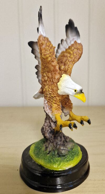 H-0-016 Ørn-på-fot-web.jpg